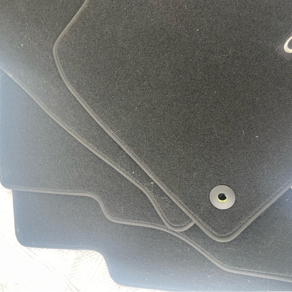 Ford HBAXB Black Car Floor Mats Set of 4 EXCELLENT - Picture 2 of 3